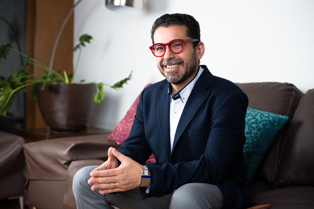 LuisGyG en conducción y moderación ejecutiva de evento corporativo